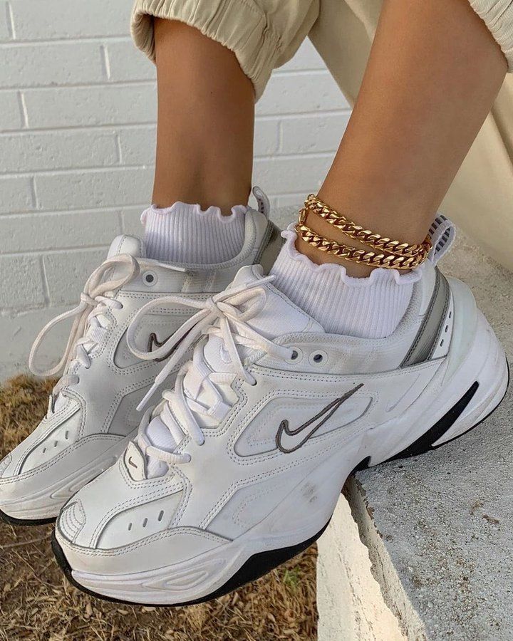 Okay I love the frilly socks and ankle bracelet! I'm adding this into my Instagram Blogger Fashion/Trendy Outfits board Grunge Winter Outfits, Wool Clothes, Outfit Grunge, Edgy Grunge, Sneaker Nike, Dr Shoes, Grunge Outfit, White Shoes Sneakers, Hype Shoes