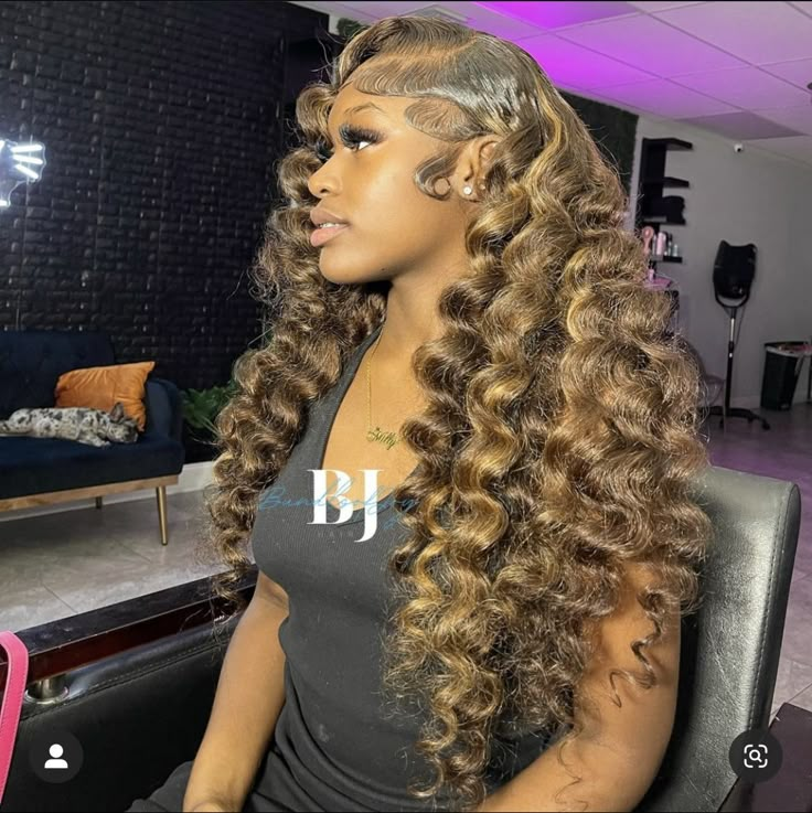 Wond Curls, Black Girls Hairstyles Weave, Hairstyles Weave, Blonde Highlights On Dark Hair, Frontal Wig Hairstyles, Wig Colors, Girls Natural Hairstyles, Quick Weave Hairstyles, Hair Techniques