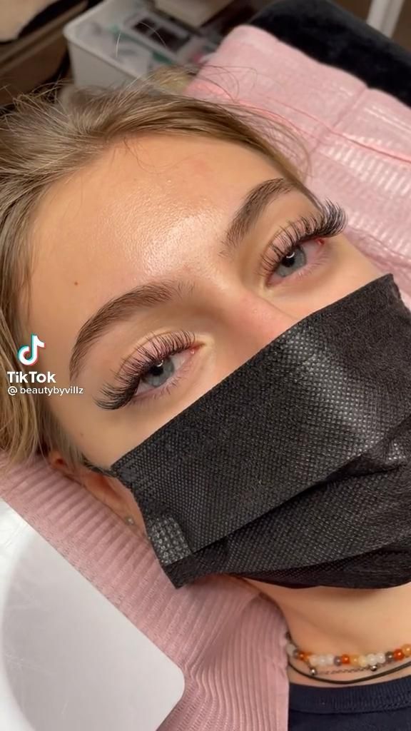 Natural Fake Eyelashes, Lash Extentions, Lashes Fake Eyelashes, Lash Extensions Makeup, Cat Eye Lash, Eyelash Extensions Styles, Lash Extensions Styles, Perfect Eyelashes, Pretty Lashes