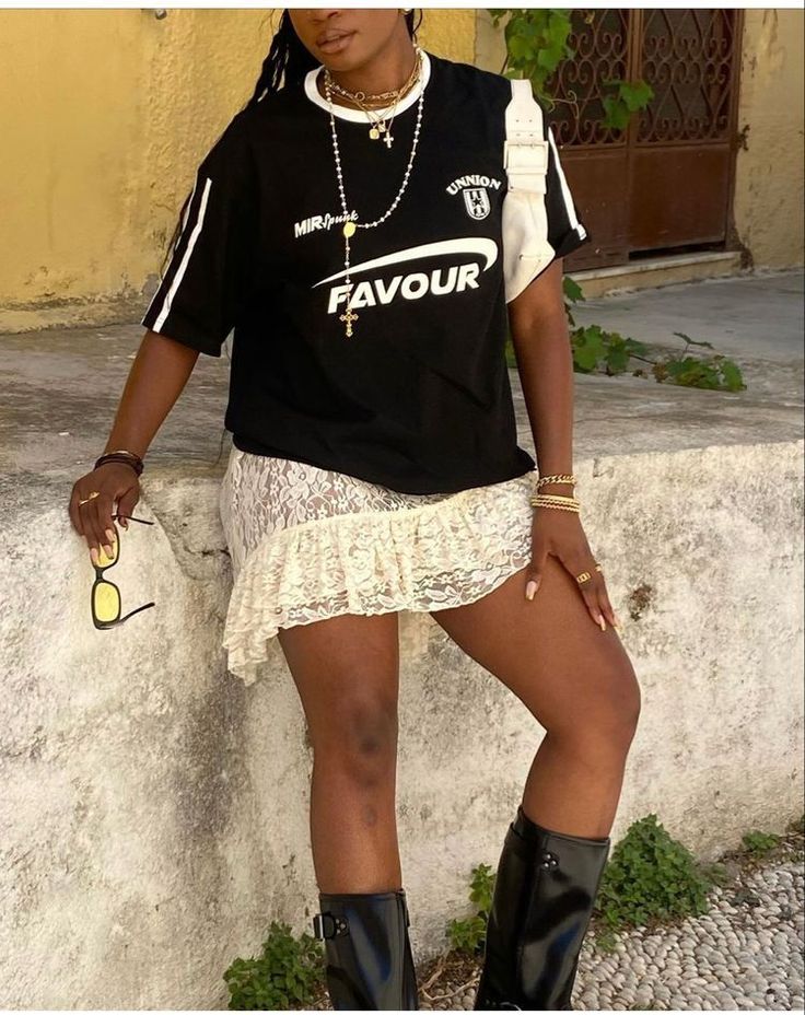 Rave Outfits Women, Festival Mode, Look Grunge, Y2k Summer Outfits, Ibiza Outfits, Streetwear Mode, Looks Street Style, Swaggy Outfits, White Skirt