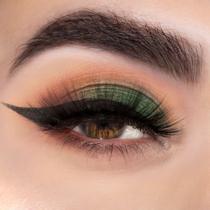 Green Eyeshadow Look, Shimmer Highlighter, Dag Make Up, Elegantes Makeup, Mekap Mata, Gold Eye Makeup, Flot Makeup, Make Up Inspiration, Eye Makeup Pictures