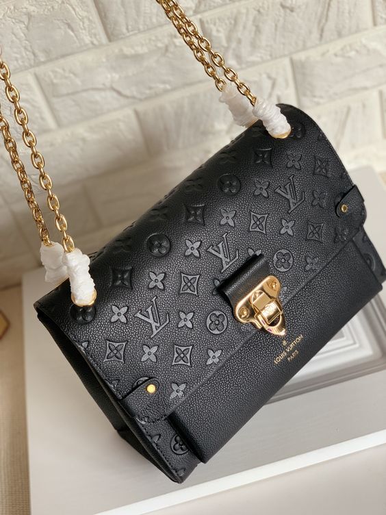 Tas Louis Vuitton, Tas Lv, Sac Louis Vuitton, Trendy Purses, Luxury Bags Collection, Jordan Outfits, Girly Bags, Luxury Purses, Fancy Bags