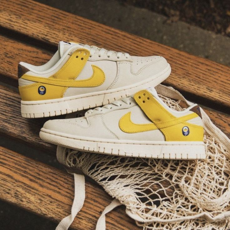 Men's Nike Dunk Low Lx 'Banana' Size - 10.5 Men - 10.5 Women - 12 New If You Peeled Open A Banana, This Is Exactly What It Looks Like About In Dunk Low Form, Of Course. A Coconut Milk Upper Resembles The Color Of The Inside Of The Fruit, While A Contrasting Vivid Sulfur Ankle Flap And Swoosh Act As That Distinct Peeled-Open Banana Skin. To Top It Off, A Cacao Wow Suede Heel Tab Recalls The Darker Tip Of A Banana As You're Ready To Break It Open And Eat. Get In The Mood For This Unique Flavor Wit New Nike Sneakers, Wedge Heel Sneakers, Nike Air Max Excee, Get In The Mood, Tenis Nike, Nike Air Force Ones, Mens Nike Shoes, A Banana, Nike Flex