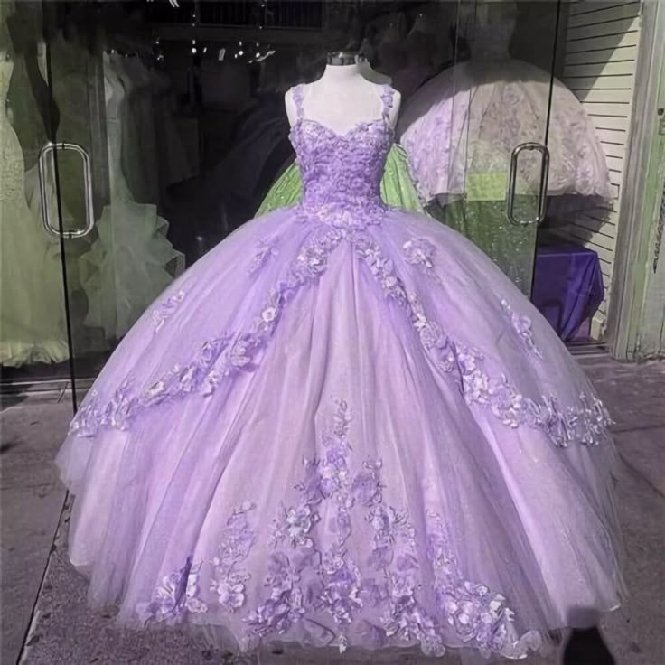 Lavender Quince Dresses, Ball Gown Sweet 16, Princess Quinceanera Dresses, Puffy Prom Dresses, Purple Ball Gown, Quinceanera Themes Dresses, Purple Quinceanera Dresses, Sweet 16 Dress, Pretty Quinceanera Dresses