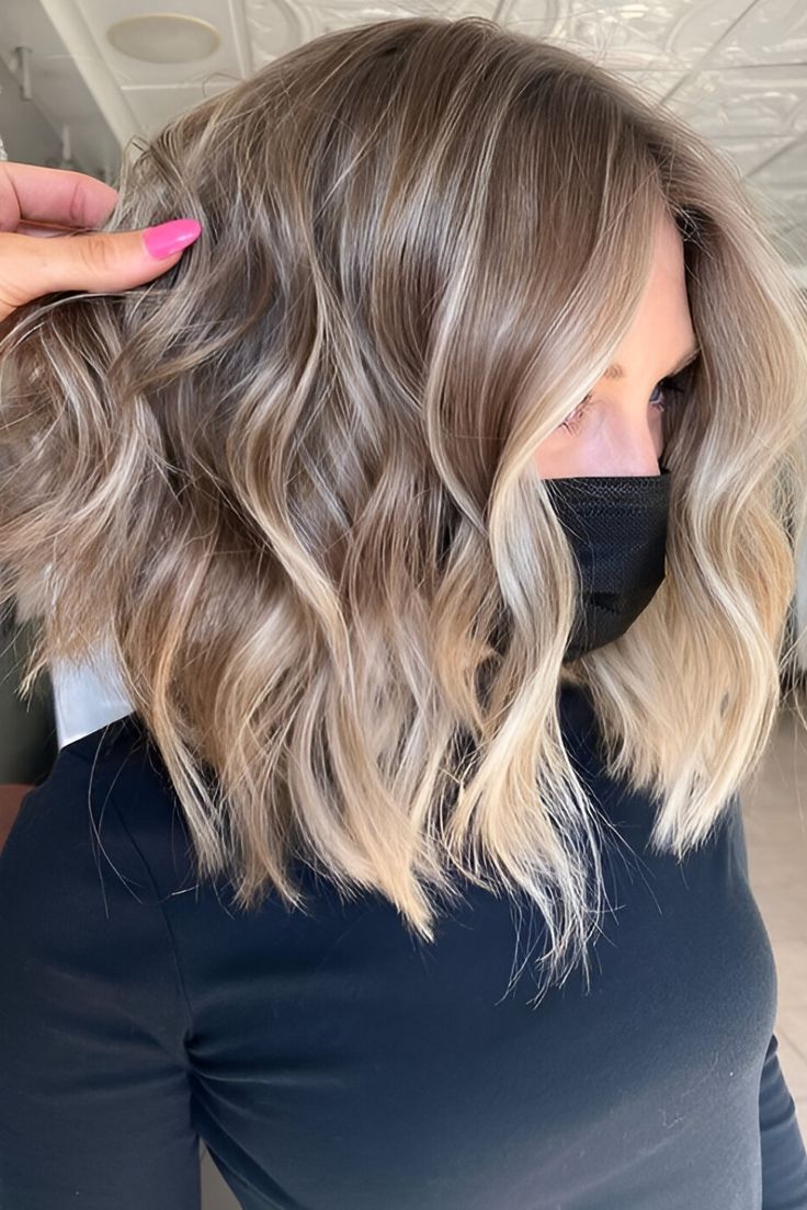 Want to camp up your short hair? These balayage looks might be your best answer! You might not have much length to play around with bobs and pixies, but it doesn’t mean you have to keep a boring hairstyle. Balayage is a fantastic technique to add depth and dimension to your hair, making it more eye-catching, bold, and alluring. Medium Length Balayage Hair Blonde, Blond Bob With Money Piece, Root Melt Blonde Balayage Short, Bob And Balayage, Light Brown Short Hair Balayage, Balayage Hair Cool Blonde, Brown With Blonde Balayage Short Hair, Balayage Hair On Shoulder Length Hair, Balayage Hair Shoulder Length Blonde