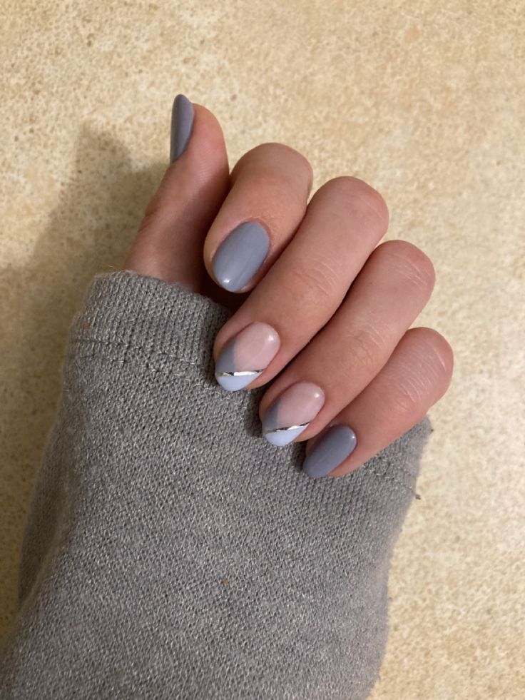 Grey Nail French Tip, Grey Blue Nail Ideas, Blue Gray Manicure, Blue Grey French Tip Nails, French Grey Nails, Light Blue Grey Nails, Light Grey Nails With Design, Nail Art Designs Grey, Light Gray Nails With Design