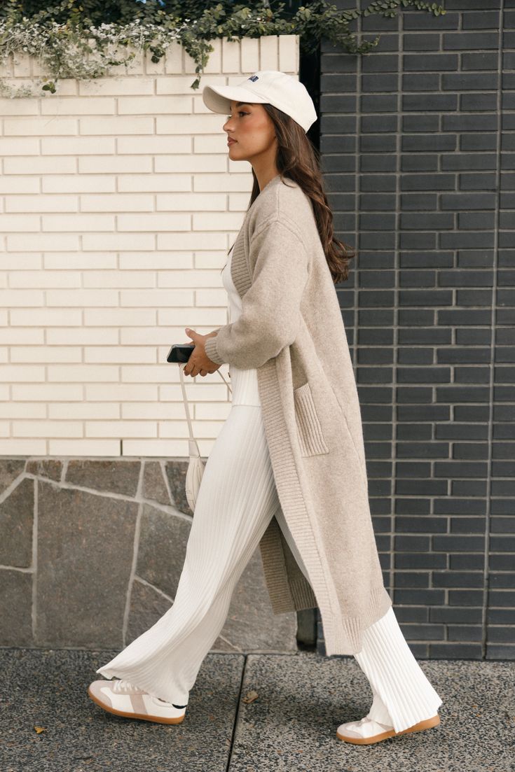 KNITWEAR Nicolette Open Front Long Cardigan - Latte Long Dress With Long Cardigan, Long Line Cardigan Outfit, Cute Chilly Day Outfits, Airport Outfit Autumn, Long Cardigan Outfit Winter Casual, Cold City Outfit, Cold Day Outfit Casual, Longline Cardigan Outfit, Homebody Essentials