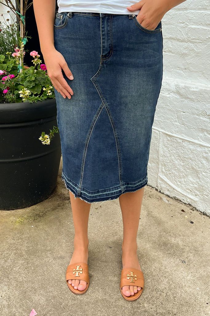 Maya Denim Skirt in Vintage Wash Girls Denim Skirts, Denim Skirts Knee Length, Elastic Waistband Skirt, Womens Denim Skirts, Denim Hoodie, Office Skirt, Fit Details, Color Vintage, Girls Denim