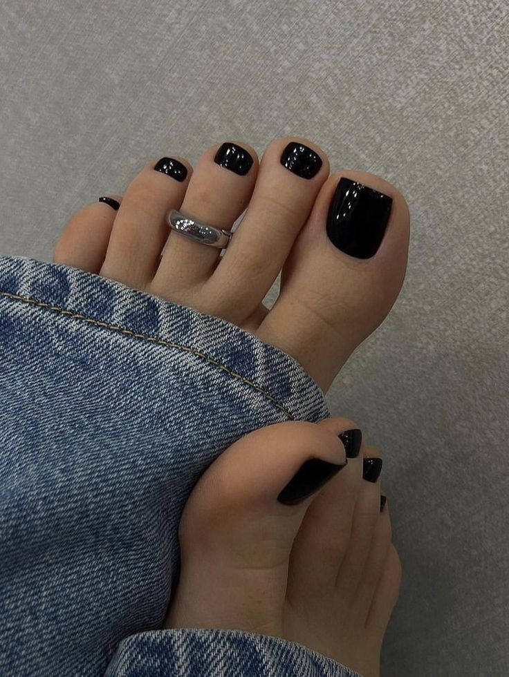 Black Tip Toe Nails, Dark Pedicure Colors, Nail Appointment Outfit, Black Toenail Designs, Black Pedicure, Black Toe Nails, Sophisticated Nails, Pedicure Colors, Acrylic Ideas