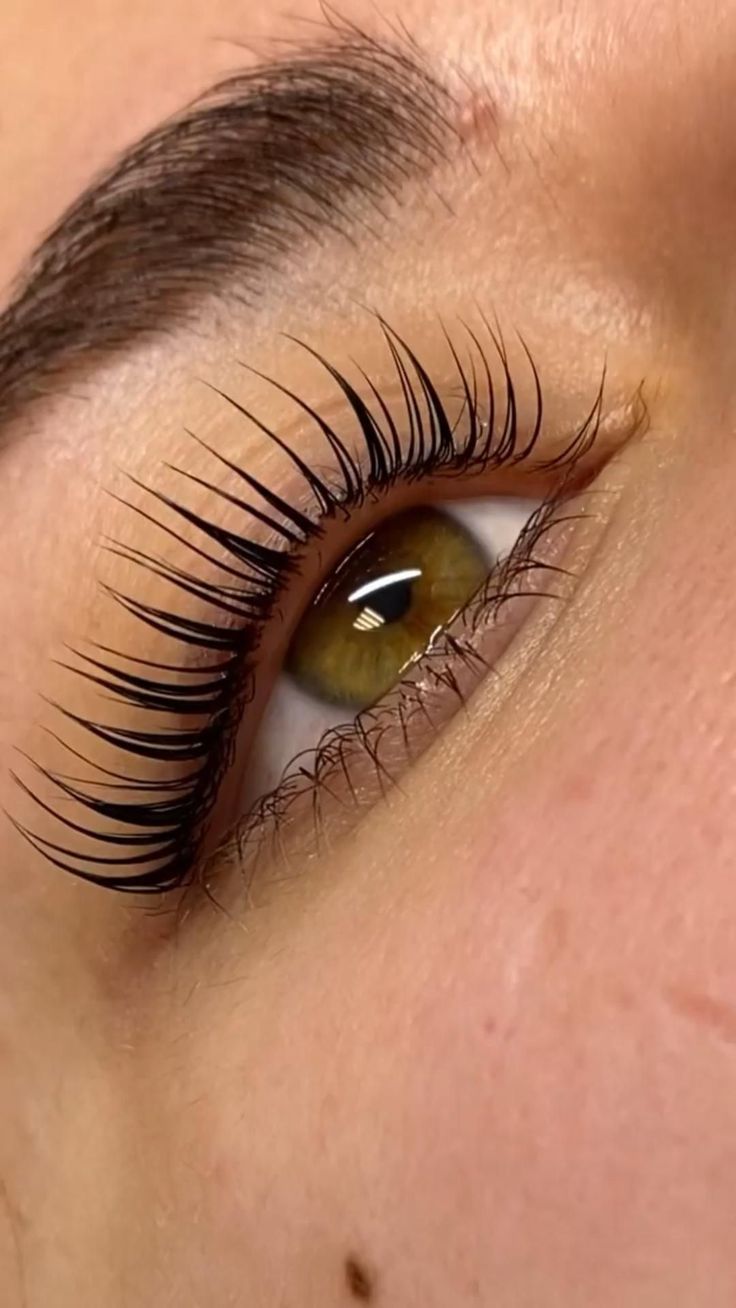 The magic of lash lift.✨🥰 Do you still hesitate to do a lash lift? Come on now!!! Natural Lash Lift And Tint, Lash Lift Aesthetic, Lash Tint And Lift, Eye Lash Art, Lash Art, Eye Lash Photography, Eyelash Lift And Tint, Eyelash Studio, Natural Fake Eyelashes