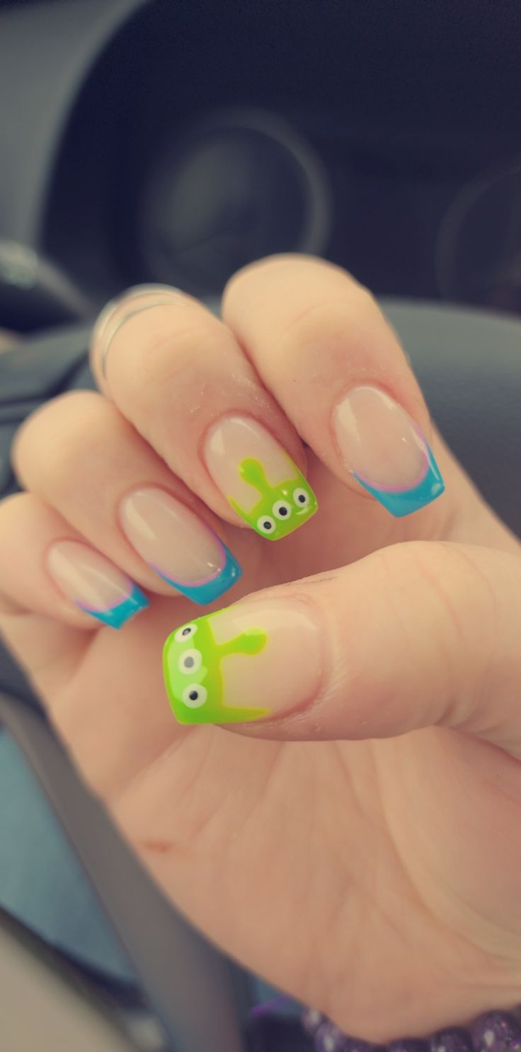 Buzz Nail Art, Easy Colorful Nail Art, Trippy Aesthetic Nails, Steven Universe Inspired Nails, Zoo Themed Nails, Toy Story Nail Ideas, Alien Nail Art Design, Disney Nails Toy Story, Pluto Nails Disney