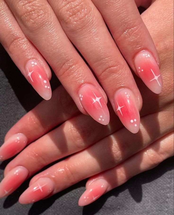 Round Nail Inspo Summer, Bubblegum Square Round Nails, Fire Almond Nails, Ombre Nail Designs Almond Shape, Round Gel Nails Short, Birthday Nails Round, Aura Nails With Stars, Summer Nails For Teens, Teen Nail Ideas