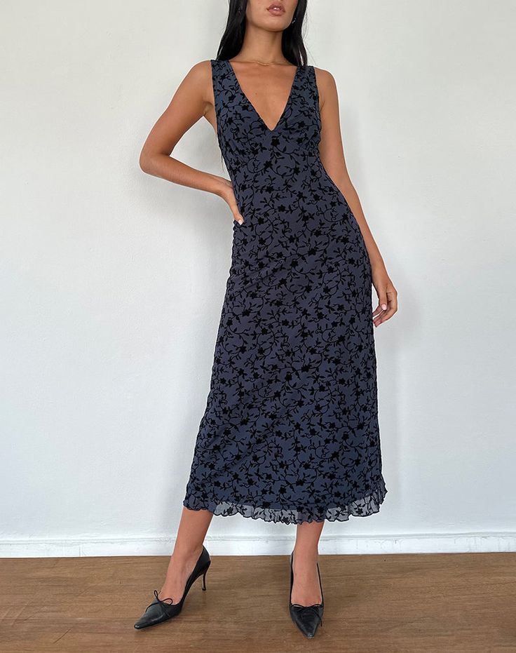 Navy Flocked Petal Midi Dress | Gabriela �– motelrocks-com-us Fall Midi, Summer Bodycon Dress, Lettuce Hem, Black Satin Dress, Bandeau Dress, Body Con Skirt, Long Sleeve Bodycon Dress, V Neckline, Dressy Casual