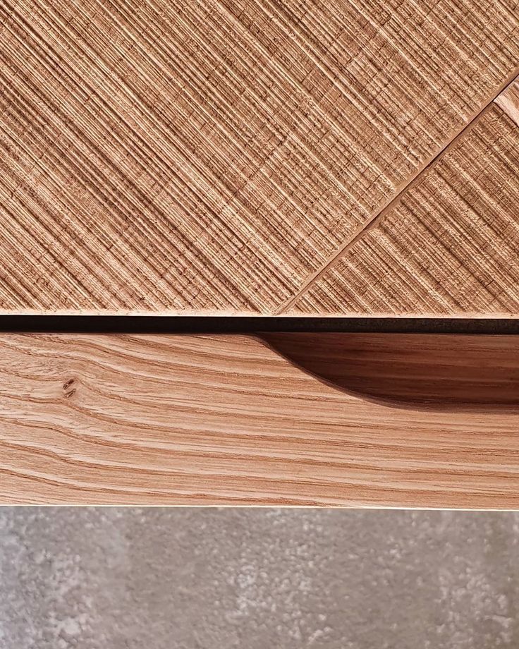 closeup of the wood grains on an unfinished piece of furniture