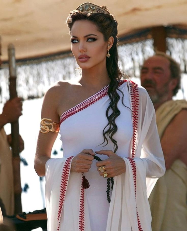 Greek Hairstyles Goddess, Egyptian Goddess Costume, Greek Goddess Hairstyles, Roman Hairstyles, Goddess Women, Greek Dress, Roman Costume, Goddess Aesthetic, Greek Women