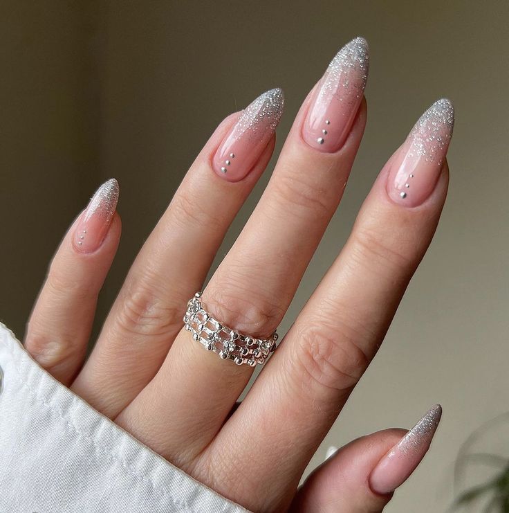 January Nail Designs, Nagellack Trends, January Nails, Nails Silver, Gold Prom, Nails Gold, Glittery Nails, Green Prom, 2024 Prom