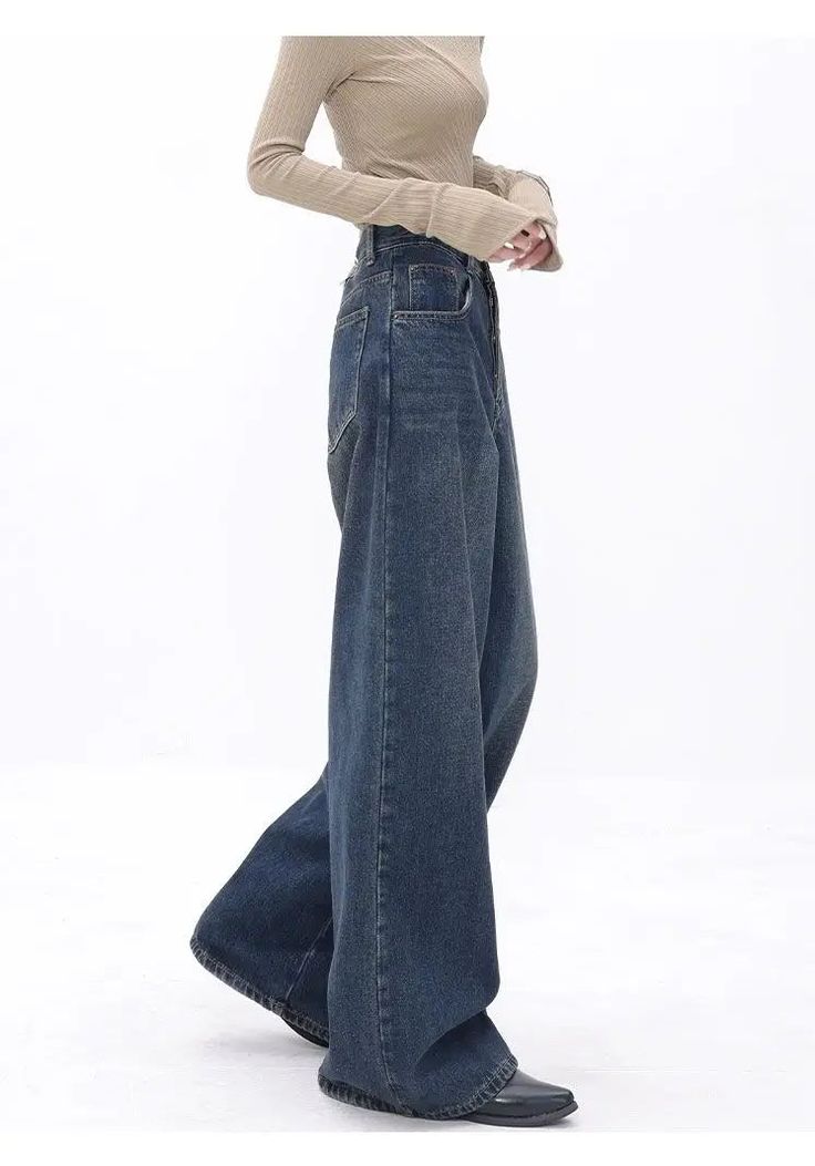 Looking for timeless high-waisted jeans? Introducing the Retro Dark Washed Jeans from DAXUEN. Balancing style and comfort. DETAILSMaterial: Cotton, PolyesterClosure Type: Zipper Fly Oversized Baggy Jeans, Jeans Women High Waist, Dark Washed Jeans, Baggy Jeans Women, Spring Trousers, Senior Jeans, Grunge Denim, Retro Jeans, Streetwear Jeans