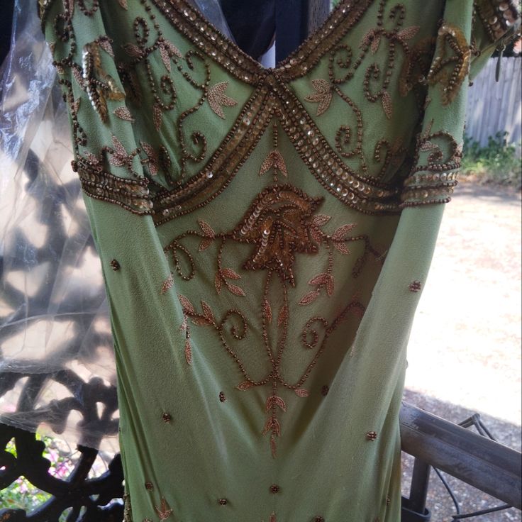 Size 4, Adrianna Papell Beaded Dress In Color Pistachio, Worn Once For Just A Few Hours, And Been Hanging In A Closet Inside A Garment Bag. Gorgeous Beading And Detail, Knee Length Dress. Hand Beaded Embroidery Dress, Beading Clothes, Infinite Money, Floral Beaded Dress, Art Nouveau Fashion, Hand Beaded Embroidery, Bangs With Medium Hair, Outfit Inspo Summer, Junior Year