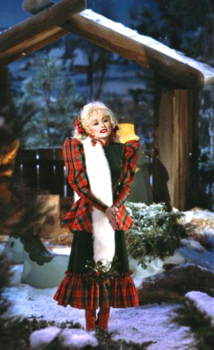 Dolly Parton Smoky Mountain Christmas Dolly Parton Photos, Dolly Parton Christmas, Mariah Carey Christmas, Dolly Parton Quotes, Dolly Parton Pictures, Holly Dolly, Glamorous Christmas, Women Lawyer, Country Music Hall Of Fame