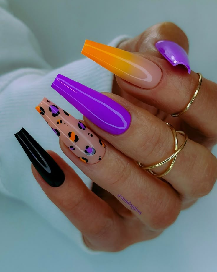 Gearbeitet mit den Produkten von von Fingerspitzengefühl Dip Ideas, Unghie Nail Art, 2024 Nails, Nail Dip, Long Acrylic, Nails Only, Metallic Nails, Neon Nails, Hot Nails