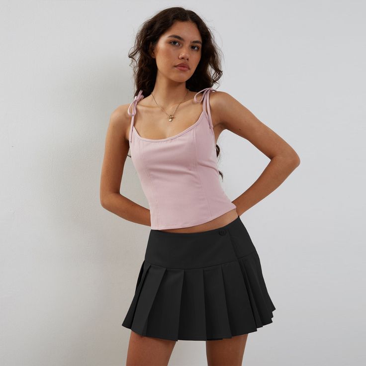 Indulge in the sophisticated style of our Preppy Hottie Pleated Skirt. Its elegant pleats and luxurious fabric create a tastefully exclusive look. Perfect for any occasion, this skirt is a must-have for any fashion lover. Elevate your wardrobe with this premium piece. Features: -85% Polyester -Low Waist -Solid Color -Pleated Design -Regular fit -Preppy style Gray Skirt, Low Waist, Sophisticated Style, Luxury Fabrics, Preppy Style, Fashion Lover, Pleated Skirt, Must Haves, Solid Color