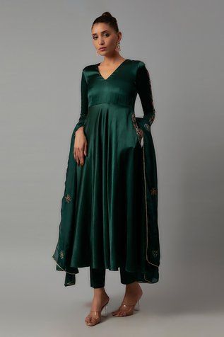 Shop for The Aarya Green Mashru Silk Embroidered Anarkali Set for Women Online at Aza Fashions Silk Suit Designs Indian, Green Anarkali Dress, Anarkali Patterns, Anarkali Designs, Green Anarkali, Pink Anarkali, Silk Anarkali, Embroidered Anarkali, Zari Embroidery