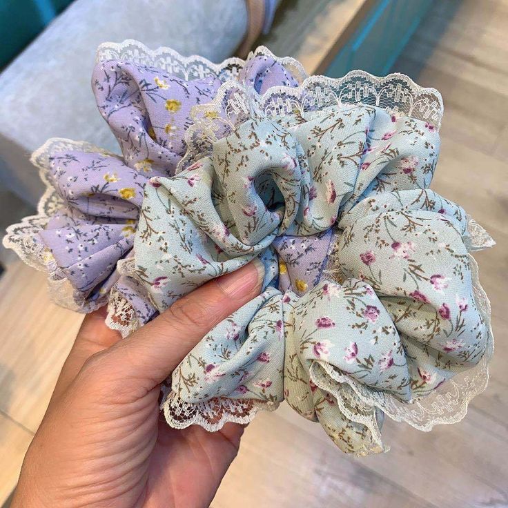 Mint And Purple, Hair Bows Diy Ribbon, Clothes Embroidery, Diy Hair Scrunchies, Diy Hair Accessories Ribbon, Antique Fans, Scrunchies Diy, Bows Diy Ribbon, Embroidery Diy