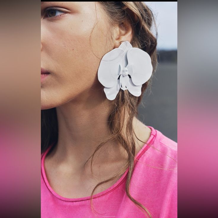 Raised Flower Metal Shaped Earrings. Butterfly Clip Closure Affordable 3d Flower-shaped Earrings, Cheap 3d Flower Earrings For Spring, Cheap 3d Flowers Earrings For Spring, Zara Flower Earings, Diamante Earrings, Organic Earrings, Zara Jewelry, Zara Gold, Kids Perfume