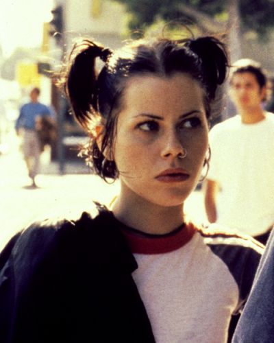 90s Grunge Hair Short, Fairuza Balk, Nancy Downs, Chicas Punk Rock, 90s Grunge Hair, Short Grunge Hair, 90s Hairstyles, 짧은 머리, Grunge Hair