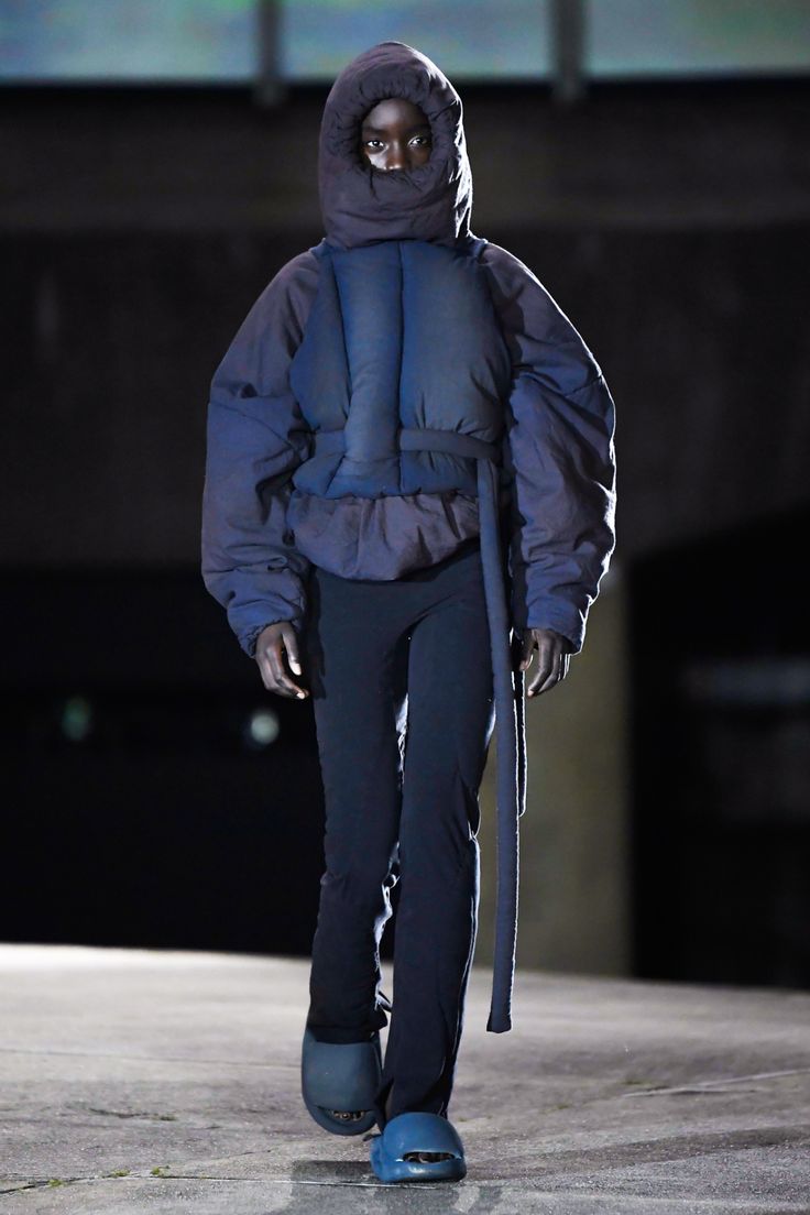 Yeezy Collection, Yeezy Fashion, Yeezy Season, Archive Fashion, Neue Outfits, Futuristic Fashion, Season 8, Mode Inspo, Kanye West