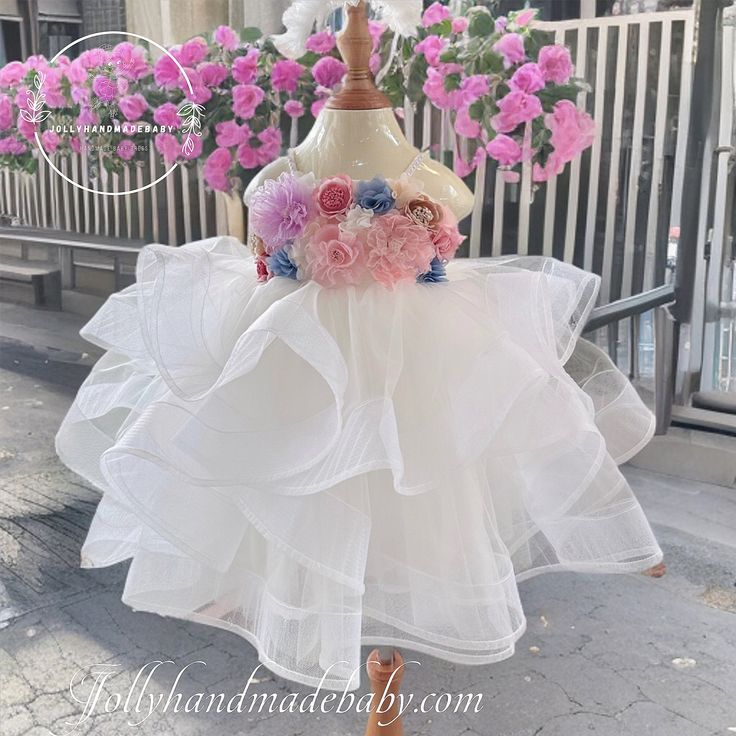 ♥ WHITE ORGANZA DRESS WITH BUTTERFLIES This adorable tutu style dress is perfect for Birthdays, Photos, or just for dress up. Tutu dresses photograph beautifully. The tulle holds its shape and the top is very soft and stretchy. These dresses are light and easy to play in. The dress bottom has layers of tulle and a halter strap that makes this dress easy to wear. We certainly want to make sure your princess gets a perfect fit! ☛ Product Name: White Tulle Dress ☛ Product Type: Handmade ☛ Product M White Tulle First Communion Dress For Spring, White Tulle First Communion Dress For Summer, White Tulle Princess Dress For First Communion, White Tulle Dresses With Ruffles, Ruffled Tutu Dress For First Communion, White Summer Tutu Dress For First Communion, White Princess Tutu Dress For First Communion, White Tutu Dress For First Communion In Summer, White Tulle Tutu Dress For Spring