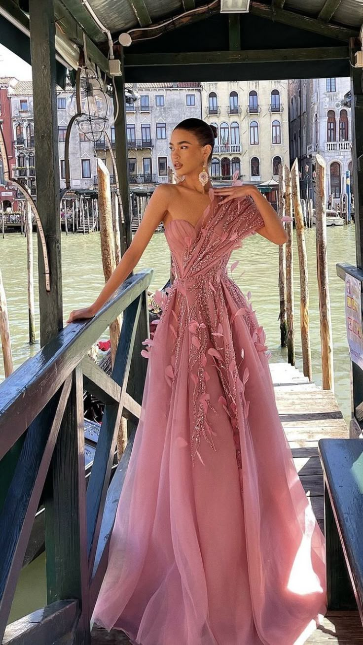 Engagement Pink Dress, Pink Long Dress Formal, Pink Gala Dress, Glam Prom Dresses, Runway Gowns, Elegant Casual Dress, Prom Dresses Long Pink, Diy Fashion Scarf, Pink Long Dress