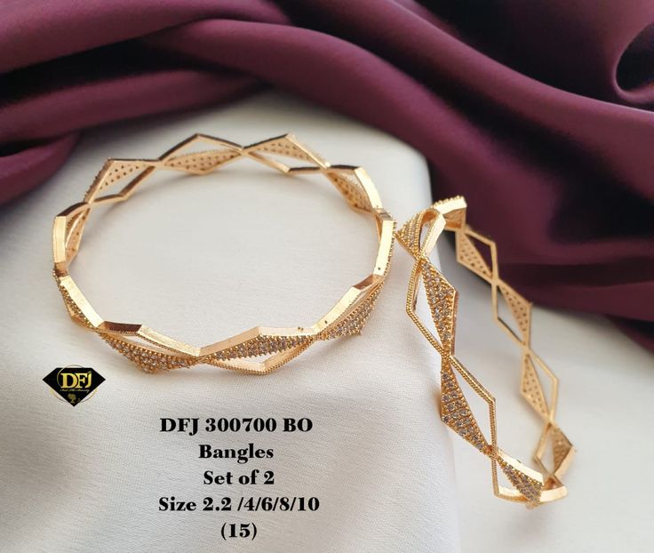 Modern Gold Formal Bangle, Bangels Designes Gold For Women Simple, Fancy Bangles Gold, Modern Gold-tone Bangle For Formal Occasions, Elegant 22k Gold Bangle For Festive Occasions, Modern Gold-tone Formal Bangle, Golden Bangles, Plain Gold Bangles, خواتم خطوبة