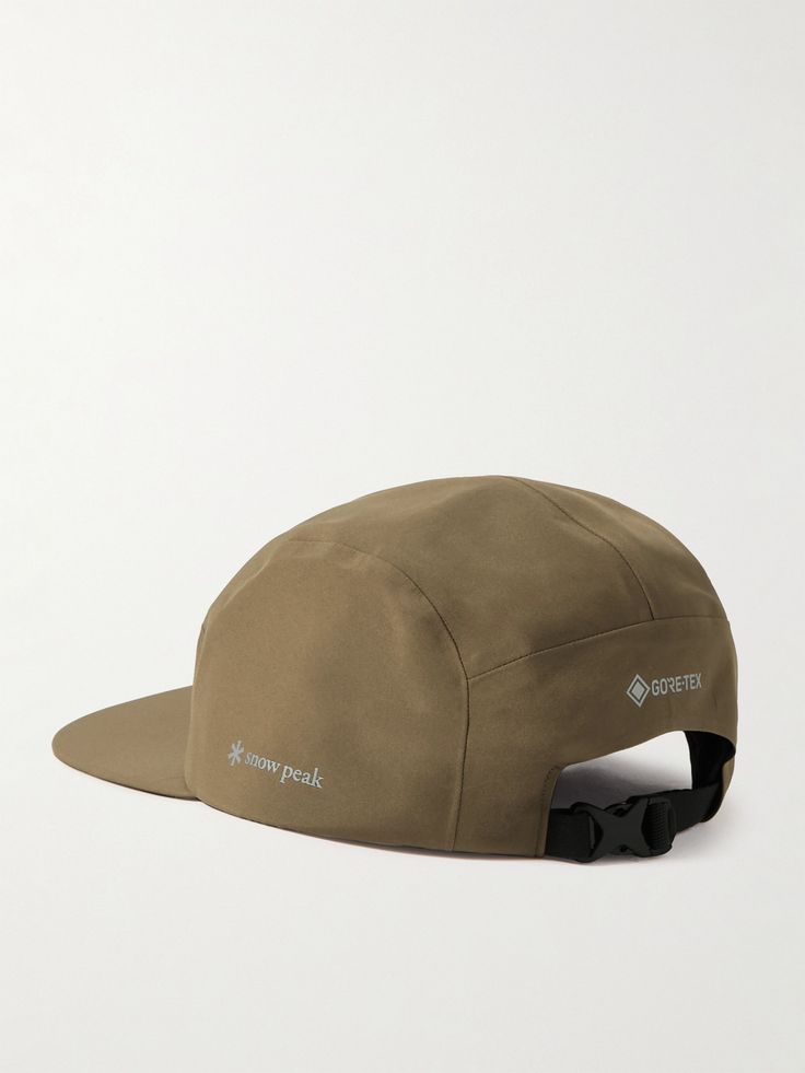 Snow Peak's gear is designed for those who wander, be it through the streets, hills or trials. This cap is sure to protect you from sudden showers, it's made from weatherproof GORE-TEX® and printed with a logo on the side. Peak Logo, Tom Ford Bag, Snow Peak, Cap For Men, Summer Sunglasses, Luxury Sneakers, Cap Men, Stylish Watches, Sports Accessories