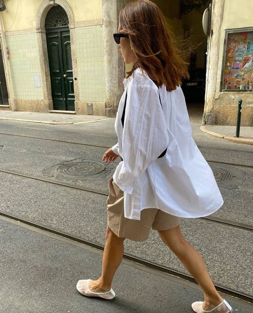 fall flats Mesh Flats Outfit, Minimal Fashion Style Woman, Neutral Color Outfits, Boho Style Inspiration, Jennifer Lawrence Photos, Ballet Flats Outfit, Fall Flats, Mesh Flats, Flats Outfit