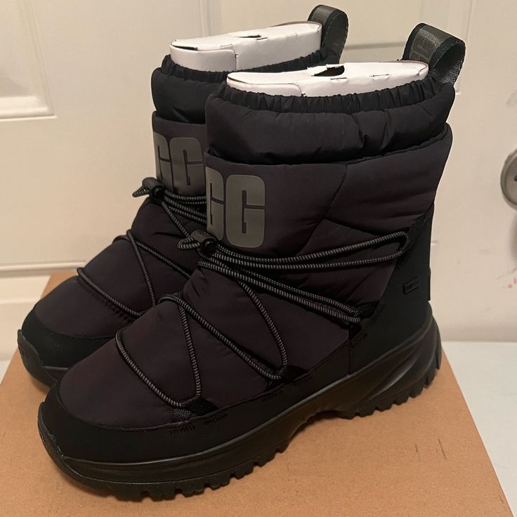 Elasticized Cuffs Help Lock Heat In Whenever You're In This Insulated Puffer Boot Featuring A Drawcord-Toggle Closure For A Secure Fit. 1 1/4" Heel 12" Shaft Removable Insole Leather Upper/Genuine-Shearling (Viet Nam) Lining/Rubber Sole Imported Uggs Puffer Boots, Chestnut Suede Boots, Puffer Boots, Ugg Rain Boots, Ugg Leather Boots, Braids Styles, Pretty Shoes Sneakers, Womens Waterproof Boots, Bow Boots