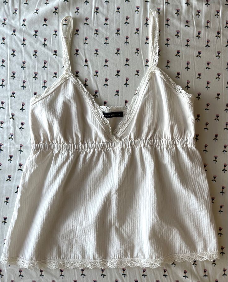 Edith Lace Tank Brandy, Brandy Melville Edith Tank, Brandy White Top, Coquette Tank Top Outfit, White Brandy Melville Top, Brandy Tank Tops, Edith Lace Tank, Brandy Melville Clothes, Brandi Melville