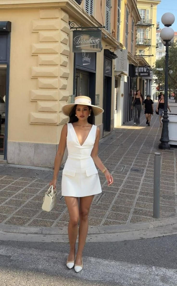 Miami Old Money Outfits, Paris Outfits Summer Travel, Como Outfits Summer, Parisian Beach Outfits, White Dress Sneakers Outfit, Chic Italian Summer Outfits, Summer Outfits Elegant Classy Chic, Old Money Tropical Outfit, Old Money Style Party