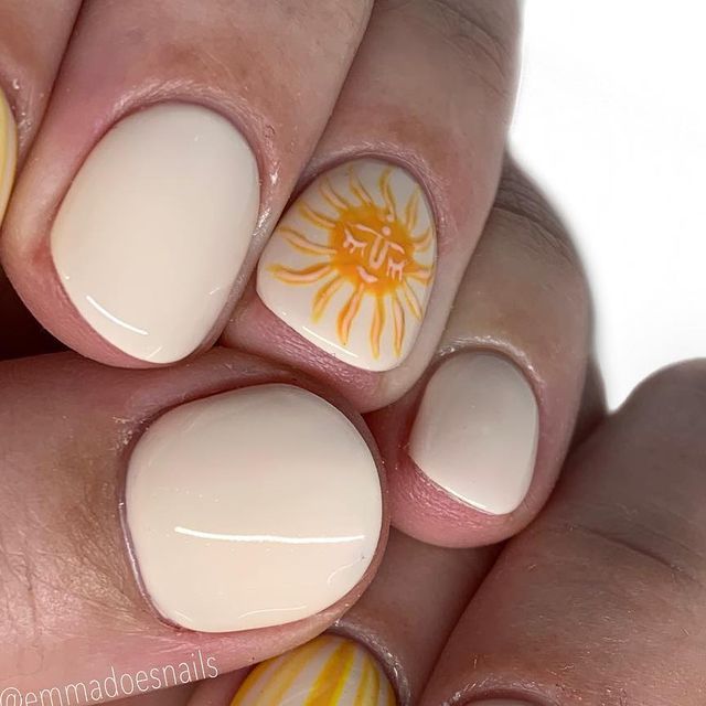 Nail Sun Design, Sun Design On Nails, Sun Design Nails, Sunshine Nails Design, Nails With Sun Design, Sun On Nails Art Designs, Sun Nails Design, Yellow Sun Nails Design, Sun Nail Art