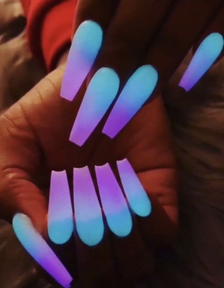 Neon Acrylic Nails, Dark Nail, Unghie Sfumate, Acrylic Nail Powder, Cute Acrylic Nail Designs, Glow Nails, Nail Swag, Dark Nails, Summer Acrylic Nails