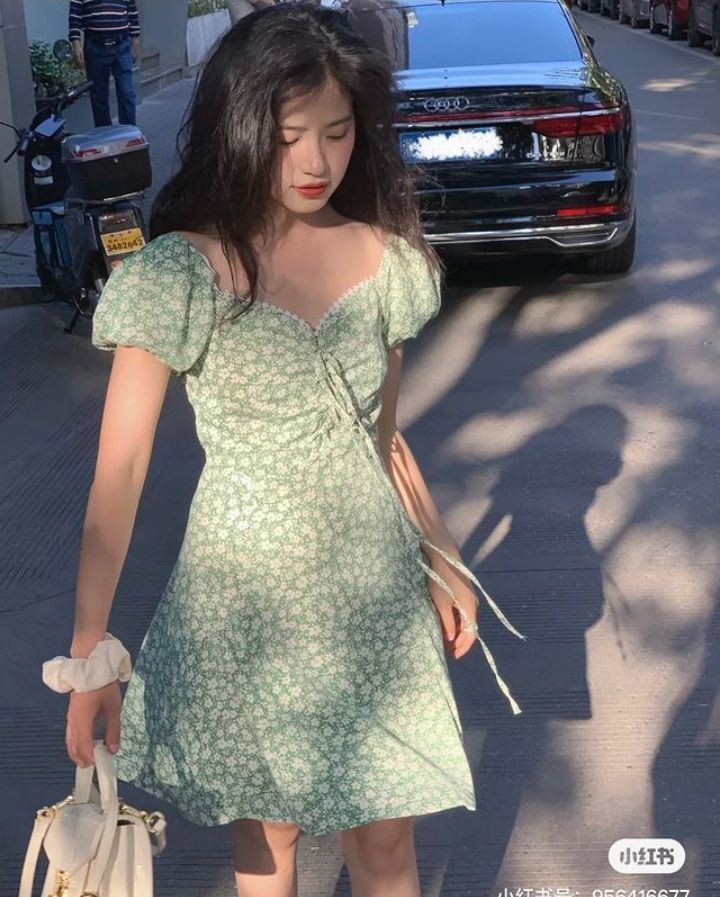 Flower Dresses Casual, Green Dress Aesthetic, Floral Dress Aesthetic, Casual Dress Korean Style, Flower Dresses Outfit, Pastel Green Dress, Green Flower Dress, Green Dress Outfit, Floral Print Dresses