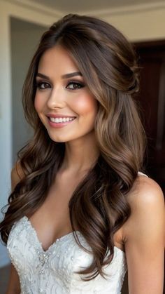 Makeup Ideas For Brunettes, Indian Veil, Bridal Hair Down, Up Hairdos, Engagement Hairstyles, Hairdo Wedding, Hair And Makeup Ideas, Bridal Hair Inspiration, Open Hairstyles