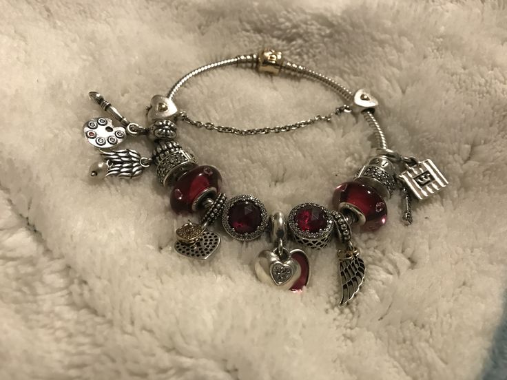 Pandora Bracelet Goth, Pandora Charm Bracelet Aesthetic, Pandora Bracelet Charms Ideas, Pandora Bracelet Designs, Pandora Jewelry Charms, Pandora Bracelet Charms, Jewelry Accessories Ideas, Dope Jewelry, Stacked Jewelry