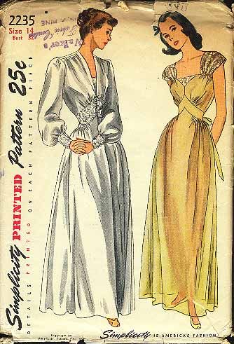 Simplicity 2235...inset waist dressing gown Nightgown Pattern, Patron Vintage, Vestidos Retro, Fashion 1940s, Lingerie Vintage, Vintage Dress Patterns, Vintage Nightgown, Couture Vintage, Simplicity Patterns