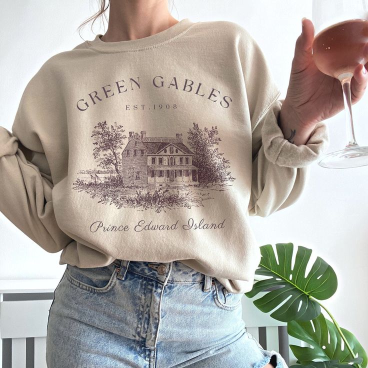 Academia Style, Athletic Sweatshirts, Anne Shirley, Anne Of Green, Sports Sweatshirts, Anne Of Green Gables, Green Gables, Maxi Skirts, Vintage Casual