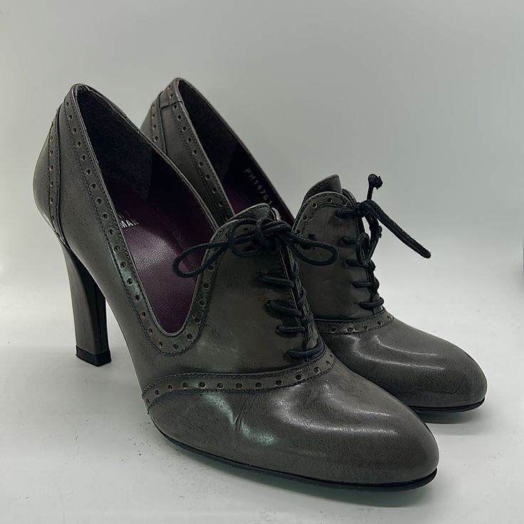 Beautiful Stuart Weitzman Dark Gray Leather Heel Ankle Booties Shoes. Size 7.5. Gorgeous Shoes With A Unique Design, Don’t Miss Out! - Heels Are 4” High. Disclaimer: Scuffs And Marks On Sides Of Shoes, As Pictured. **Comes From A Clean, Smoke Free Home** Formal Fall Heeled Boots With 4-inch Heel, Formal Almond Toe Heeled Boots With 4-inch Heel, Elegant Office Heeled Boots With 4-inch Heel, Formal Boots With Deep Heel Cup For Spring, Office Heeled Boots With 4-inch Heel And Round Toe, Elegant Ankle Heeled Boots With Stacked Heel, Elegant High Heel Boots With Stacked Heel, Elegant Ankle Boots With Stacked Heel, Elegant Ankle-high Heels For Work