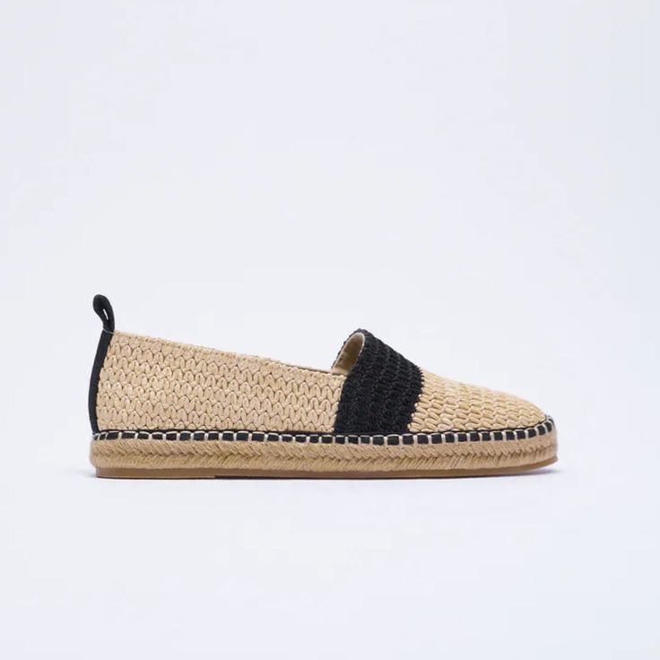 Nwt Zara Natural Combination Flat Espadrilles In Size Us 7.5. Low-Heeled Espadrilles In Contrasting Colors. Insole With Topstitching Detail. Back Pull Tab. Sole Height: 2 Cm / 0.8 Inches Composition: Upper Main Fabric: 70% Polyethylene Fibre, 30% Nylon Secondary Fabric: 100% Polyester Lining 100% Cotton Sole 100% Thermoplastic Rubber Insole 100% Polyurethane Comfortable Brown Slip-on Espadrilles, Brown Slip-on Espadrilles With Woven Sole, Brown Slip-on Espadrilles With Contrast Sole, Beige Slip-on Espadrilles With Flat Heel, Chic Beige Espadrilles With Woven Sole, Natural Espadrilles With Woven Sole And Round Toe, Natural Color Espadrilles With Woven Sole And Round Toe, Beige Slip-on Espadrilles With Round Toe, Casual Slip-on Flats With Contrast Sole