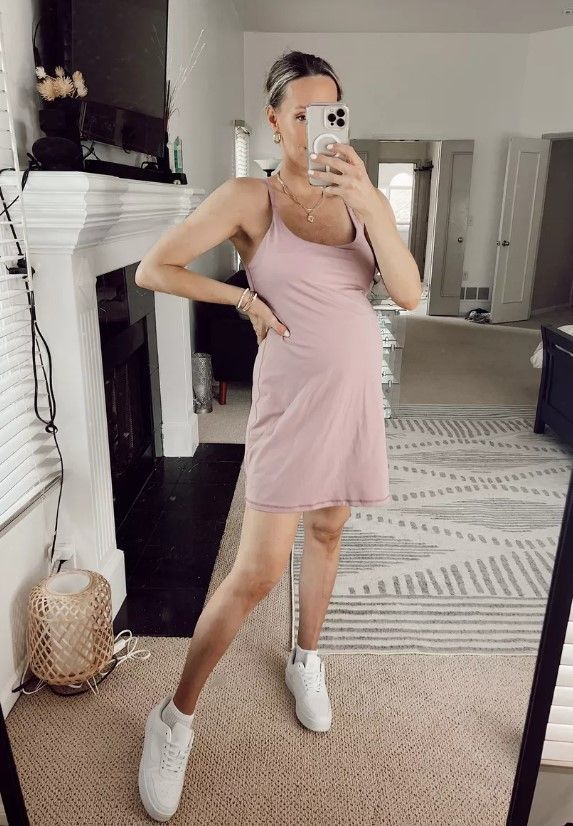 Maternity Golf Outfit, Casual Spring Style, Fashion Inspo Casual, Prego Outfits, Summer Casual Shorts, Maternity Casual, Everyday Shorts, Pregnancy Style, Summer Shorts Outfits