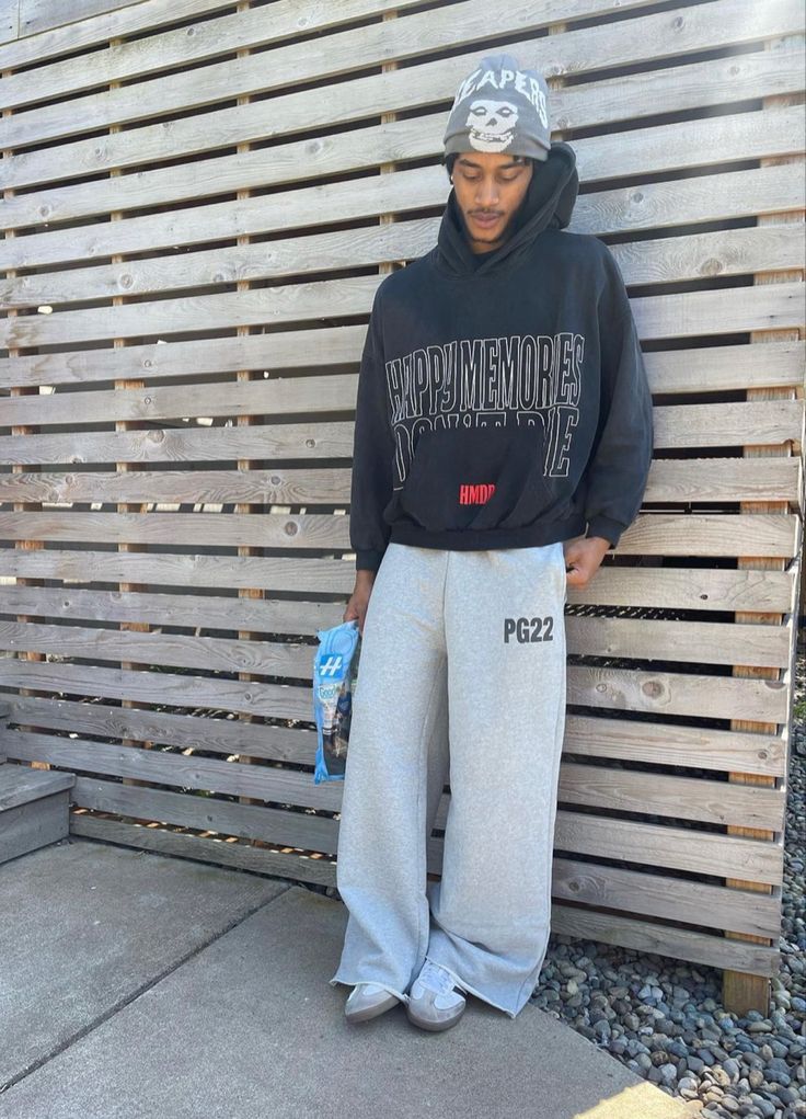 Baggy Clothes Aesthetic Men, Baggy Sweats Outfit, Hoodie Sweatpants Outfit, Layering Outfits Men, Hoodie And Sweatpants Outfit, Cozy Streetwear, Sweatpants And Hoodie, Guys Fits, Sweats Outfit