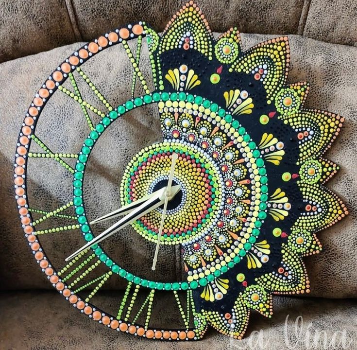 Sunflower Dot Mandala Wall Clock, Lippan Art Clock Design, Sunflower Inspiration, Mandala Work, Mandala Clock, Dotted Mandala, Clock Ideas, Lippan Art, Art Clock